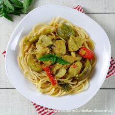Spaghetti Green Curry Fish Balls
